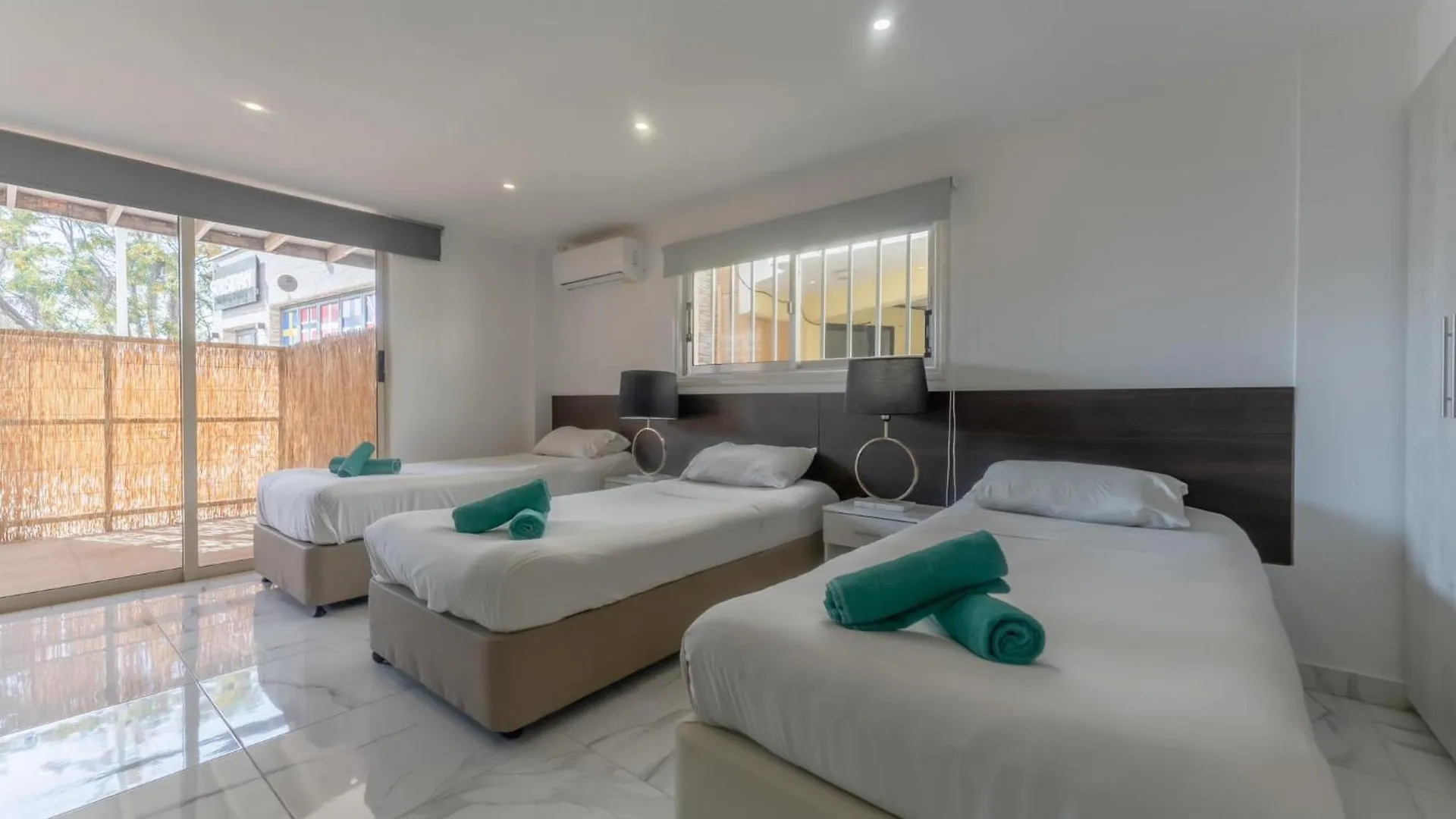 Thomas Apartments Aya Napa Kıbrıs