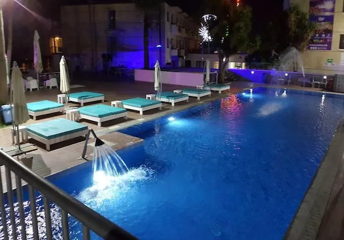 Thomas Apartments Aya Napa Kıbrıs